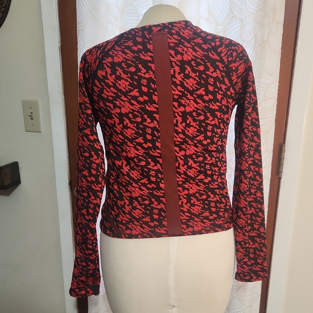 Bodycon Red Black Long Sleeve Gorpcore Top Gym Beach City Hike Size Large - Picture 3 of 6